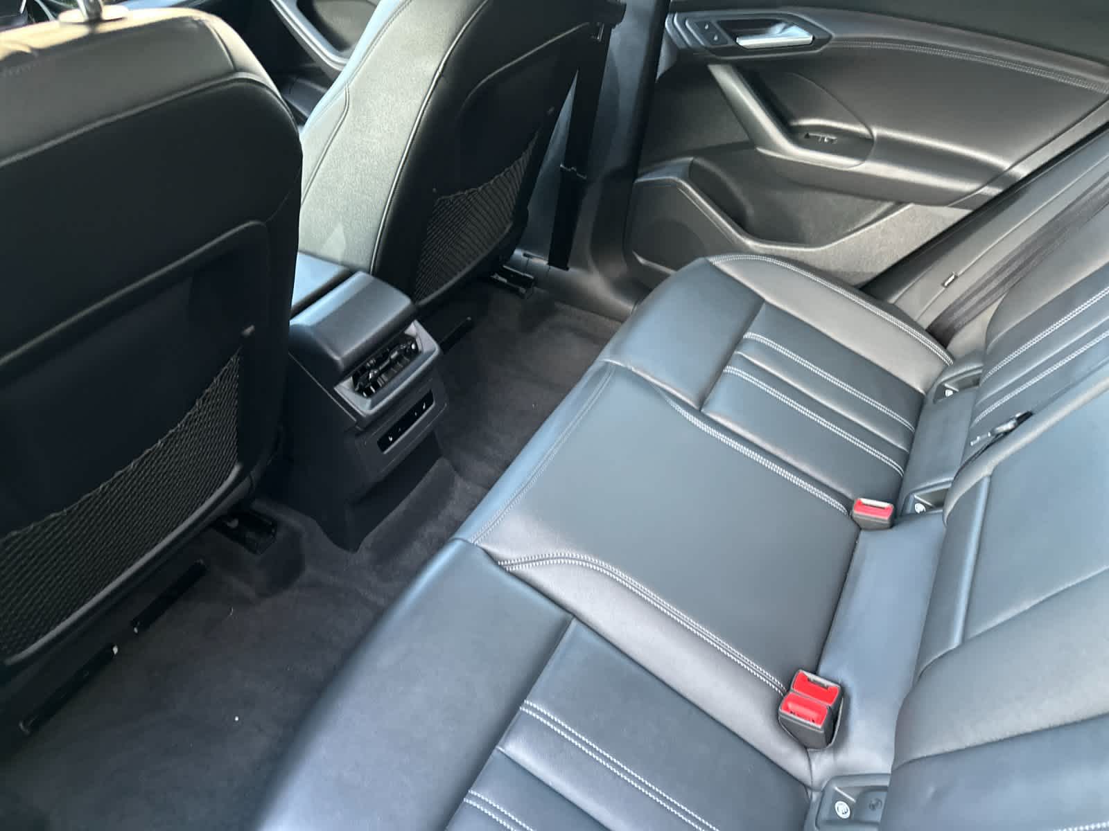 Thumbnail: 2025 Audi Q6 e-tron - 4