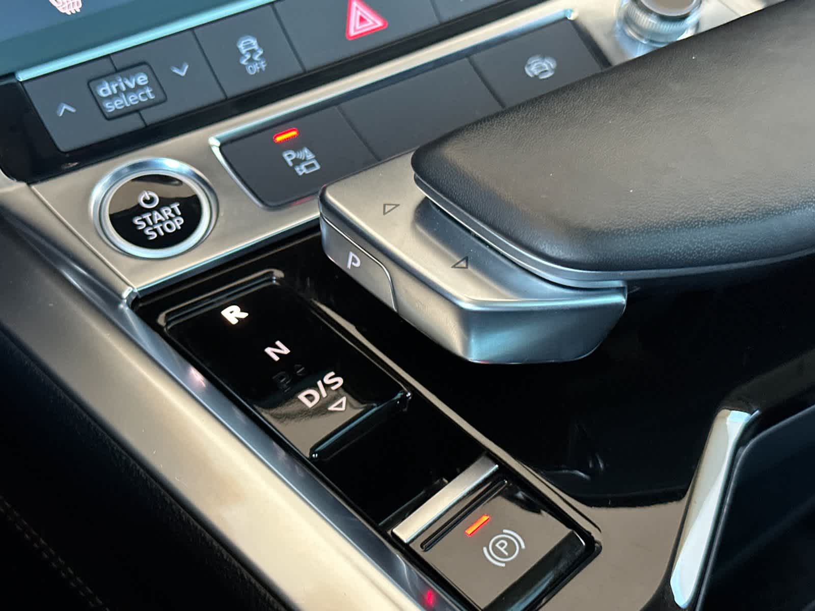 Thumbnail: 2024 Audi Q8 e-tron - 22