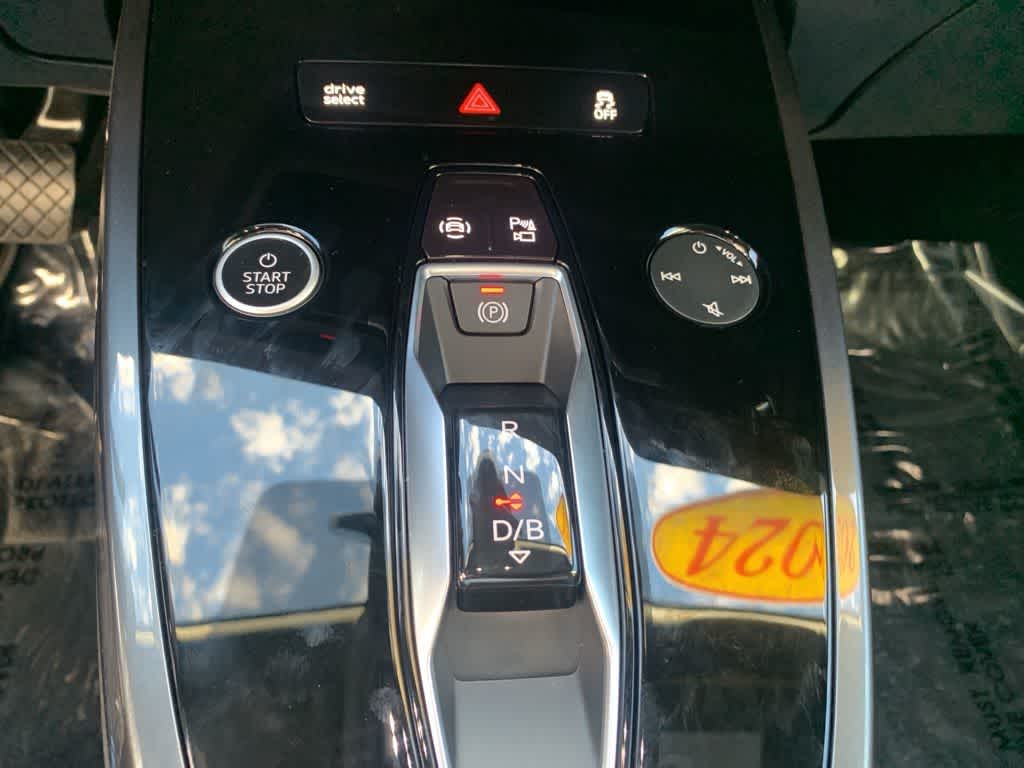 Thumbnail: 2024 Audi Q4 e-tron - 14