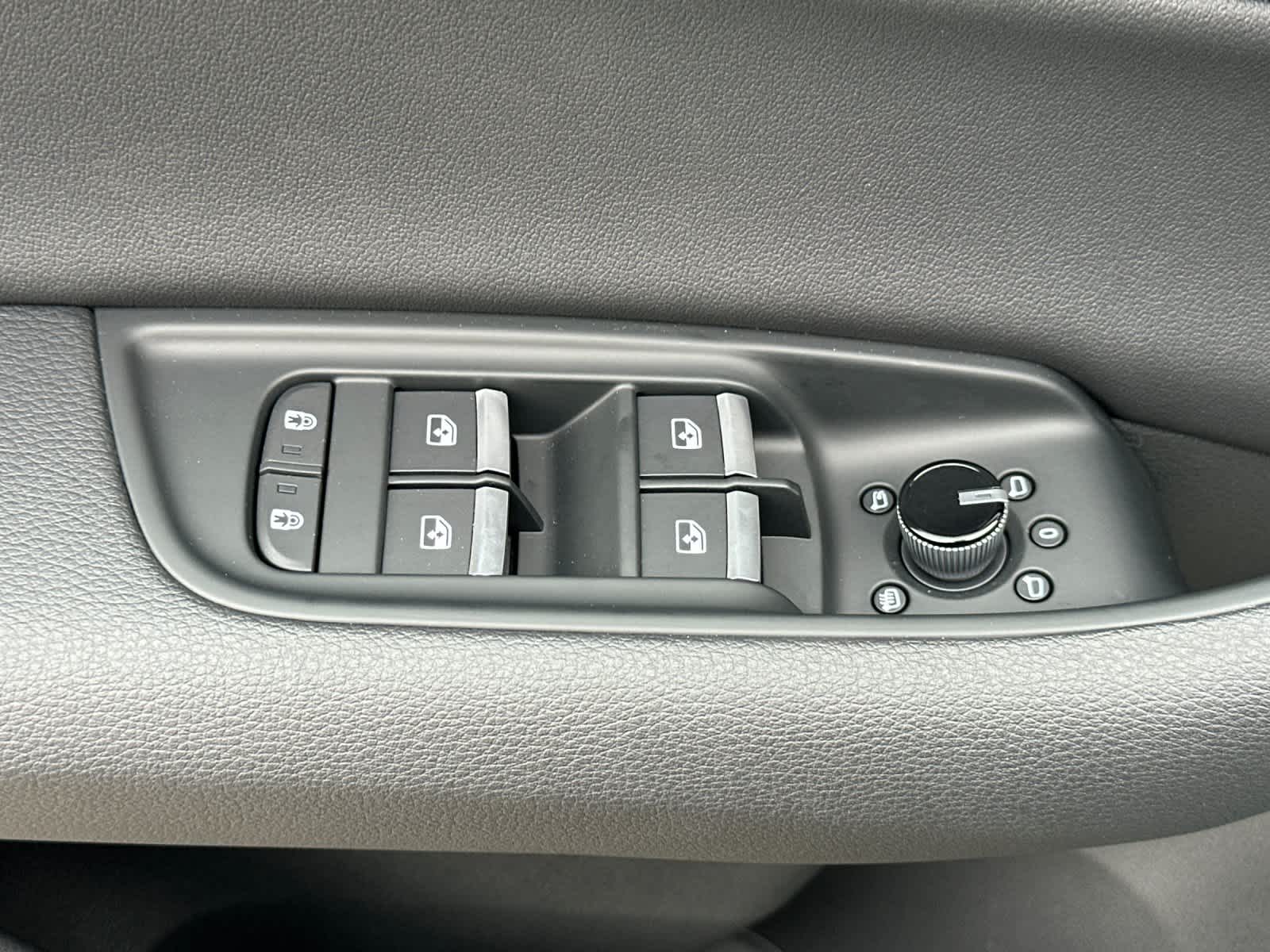 Thumbnail: 2026 Audi Q7 - 13