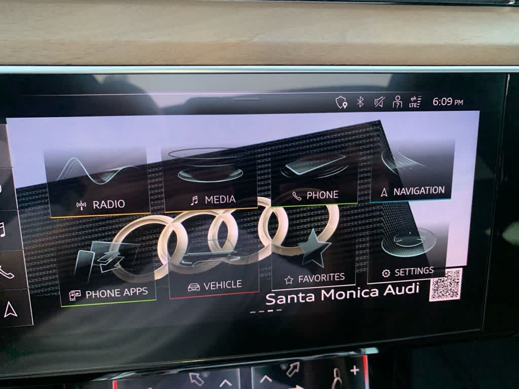 Thumbnail: 2024 Audi Q8 e-tron - 15