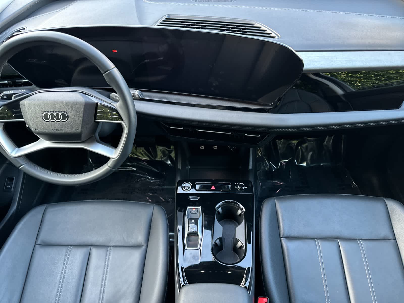 Thumbnail: 2025 Audi Q6 e-tron - 3