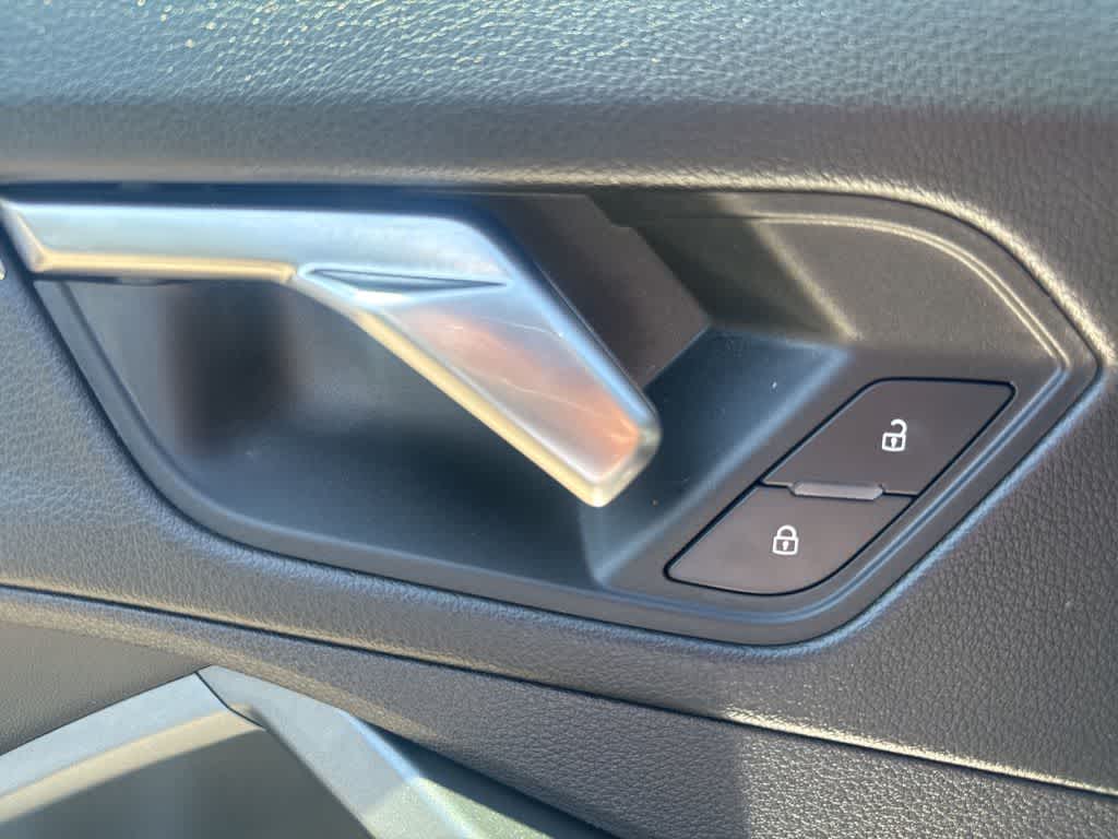 Thumbnail: 2022 Audi Q3 - 22