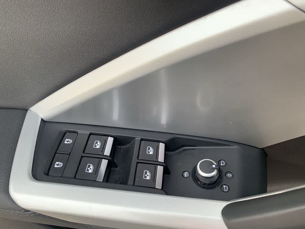 Thumbnail: 2020 Audi Q3 - 19