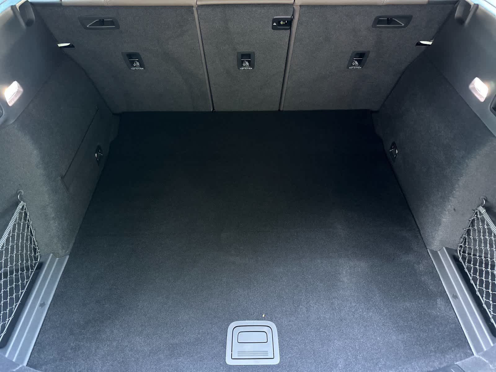 Thumbnail: 2025 Audi Q6 e-tron - 15