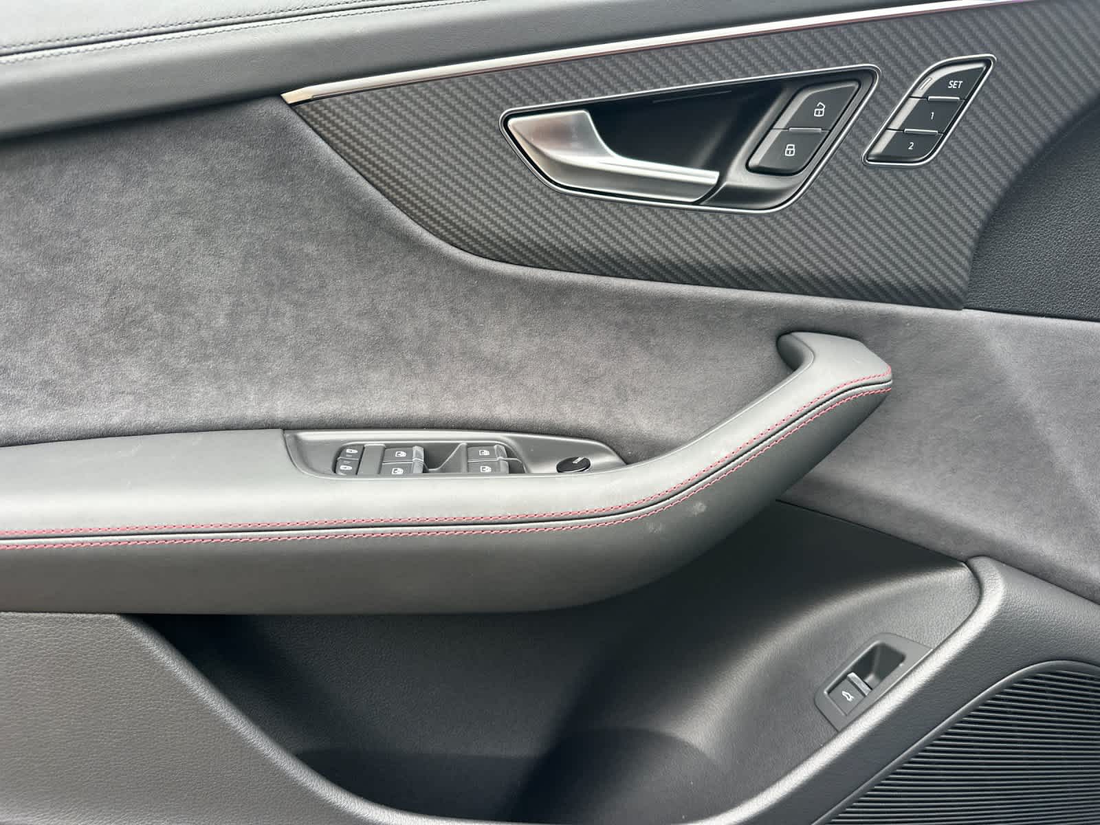 Thumbnail: 2026 Audi SQ8 - 12