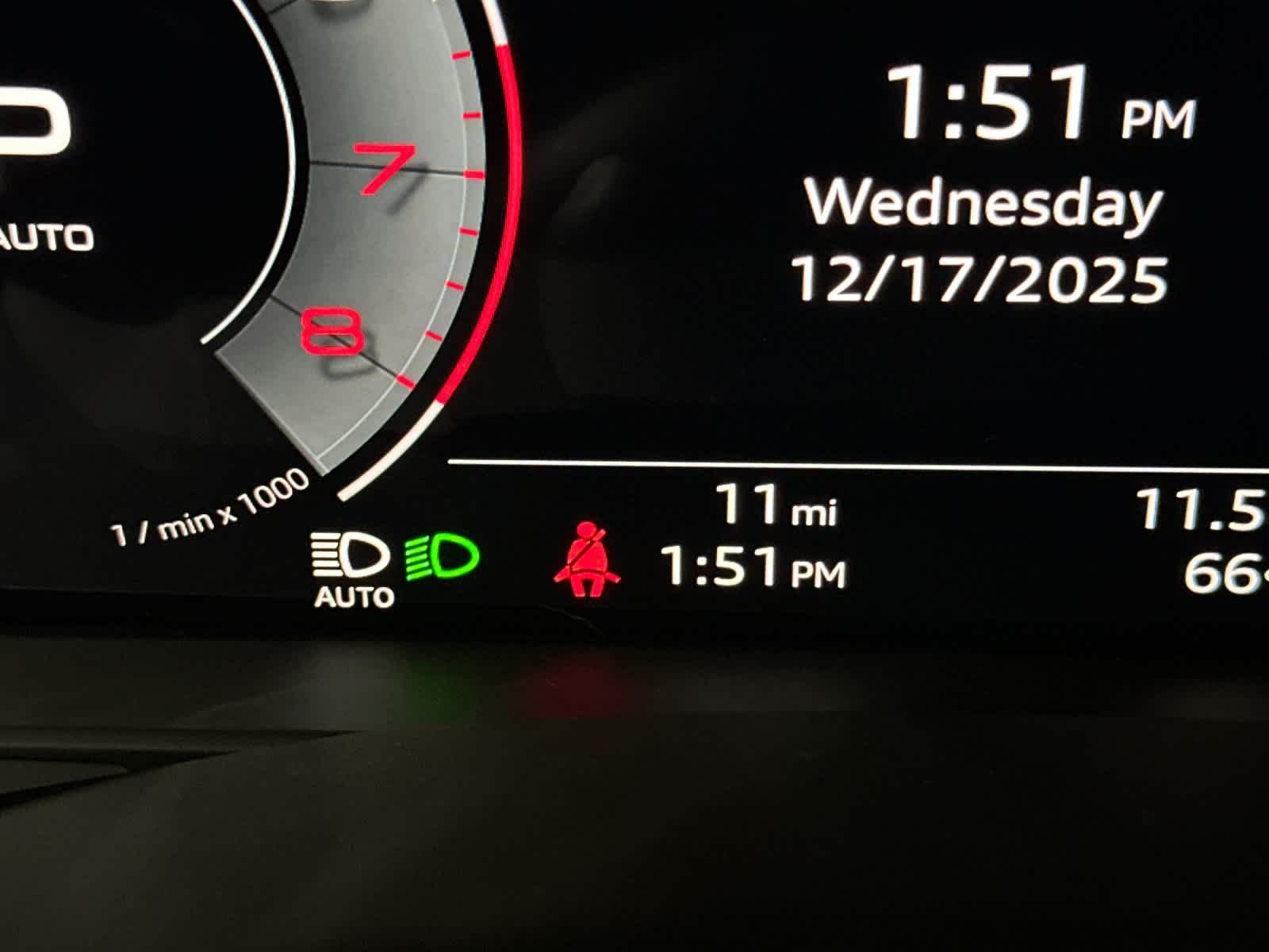 Thumbnail: 2026 Audi Q8 - 26