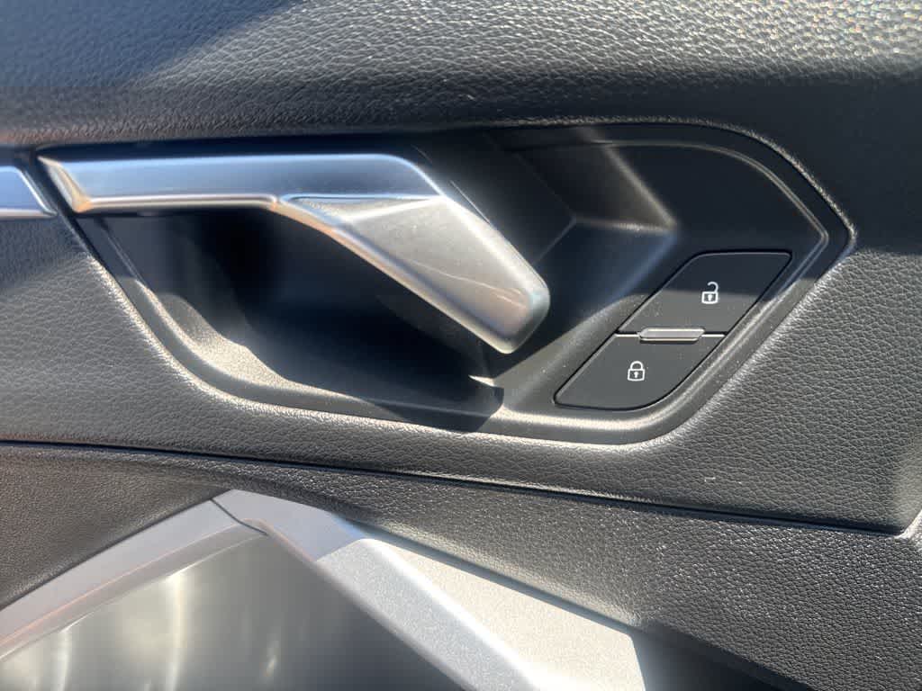 Thumbnail: 2023 Audi Q3 - 27