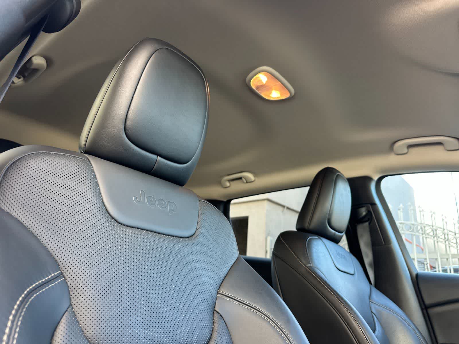 Thumbnail: 2016 Jeep Cherokee - 17