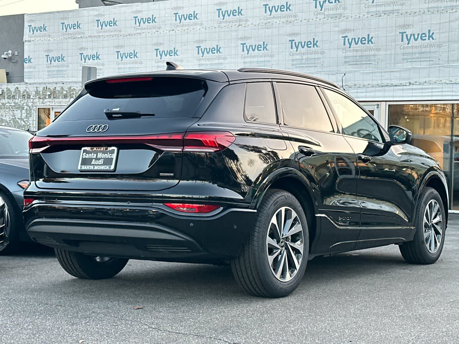 Thumbnail: 2025 Audi Q6 e-tron - 2