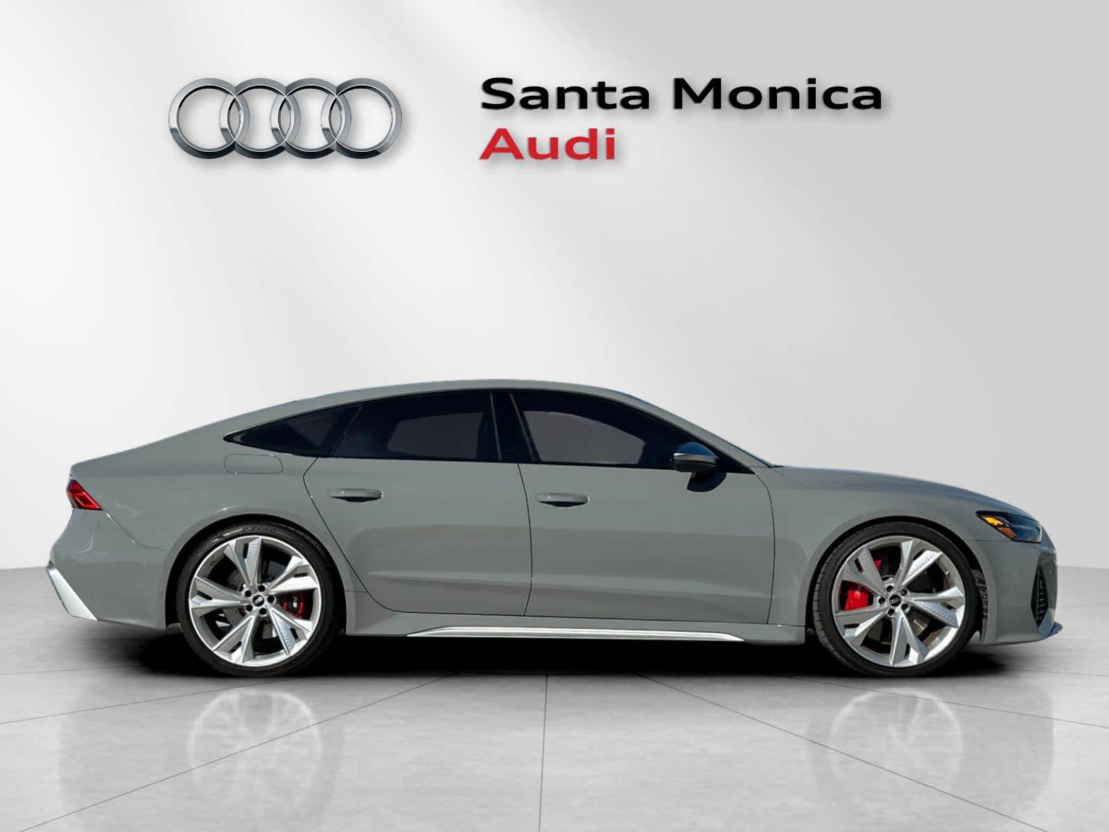 Thumbnail: 2021 Audi RS 7 - 8