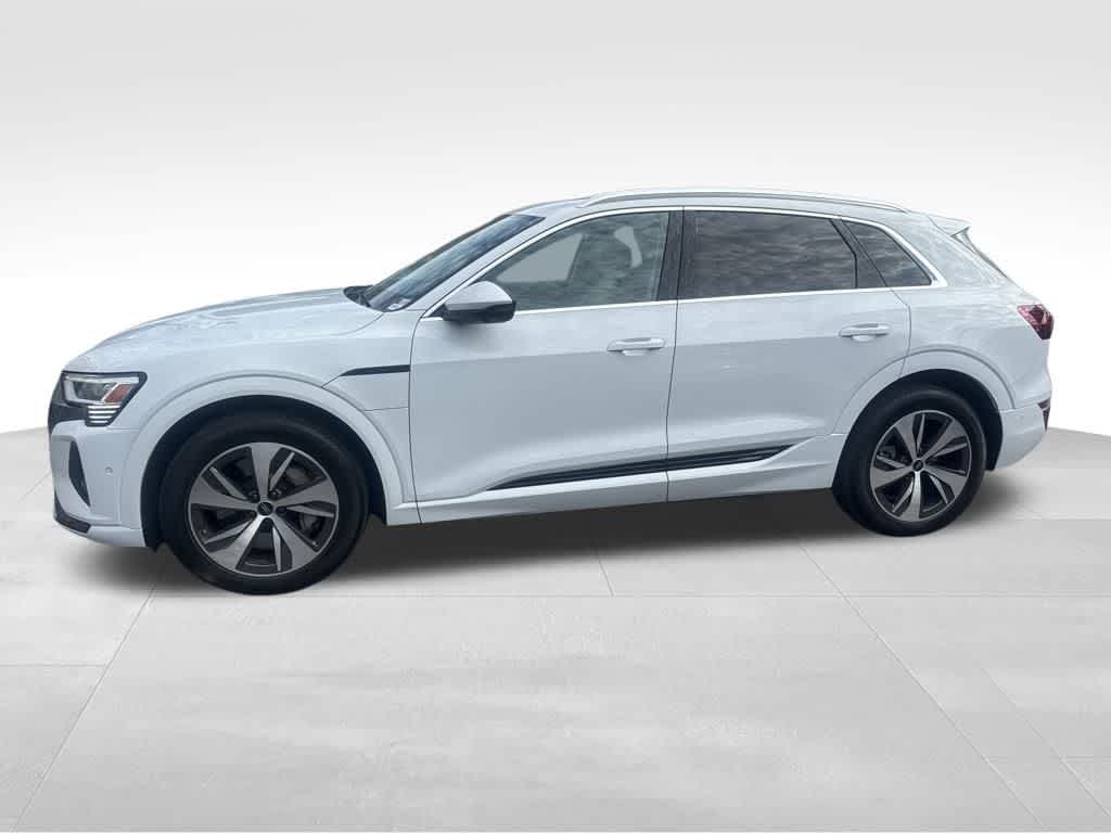 Thumbnail: 2024 Audi Q8 e-tron - 5