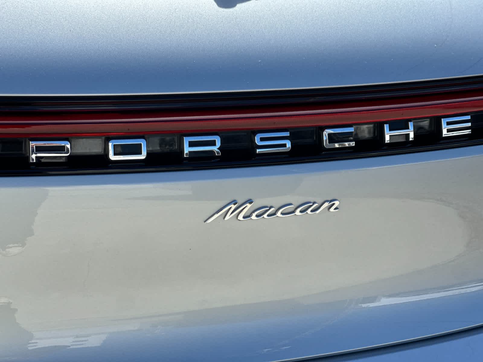 Thumbnail: 2022 Porsche Macan - 27