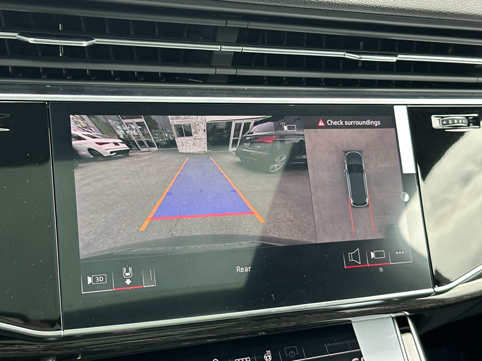 Thumbnail: 2026 Audi Q7 - 20