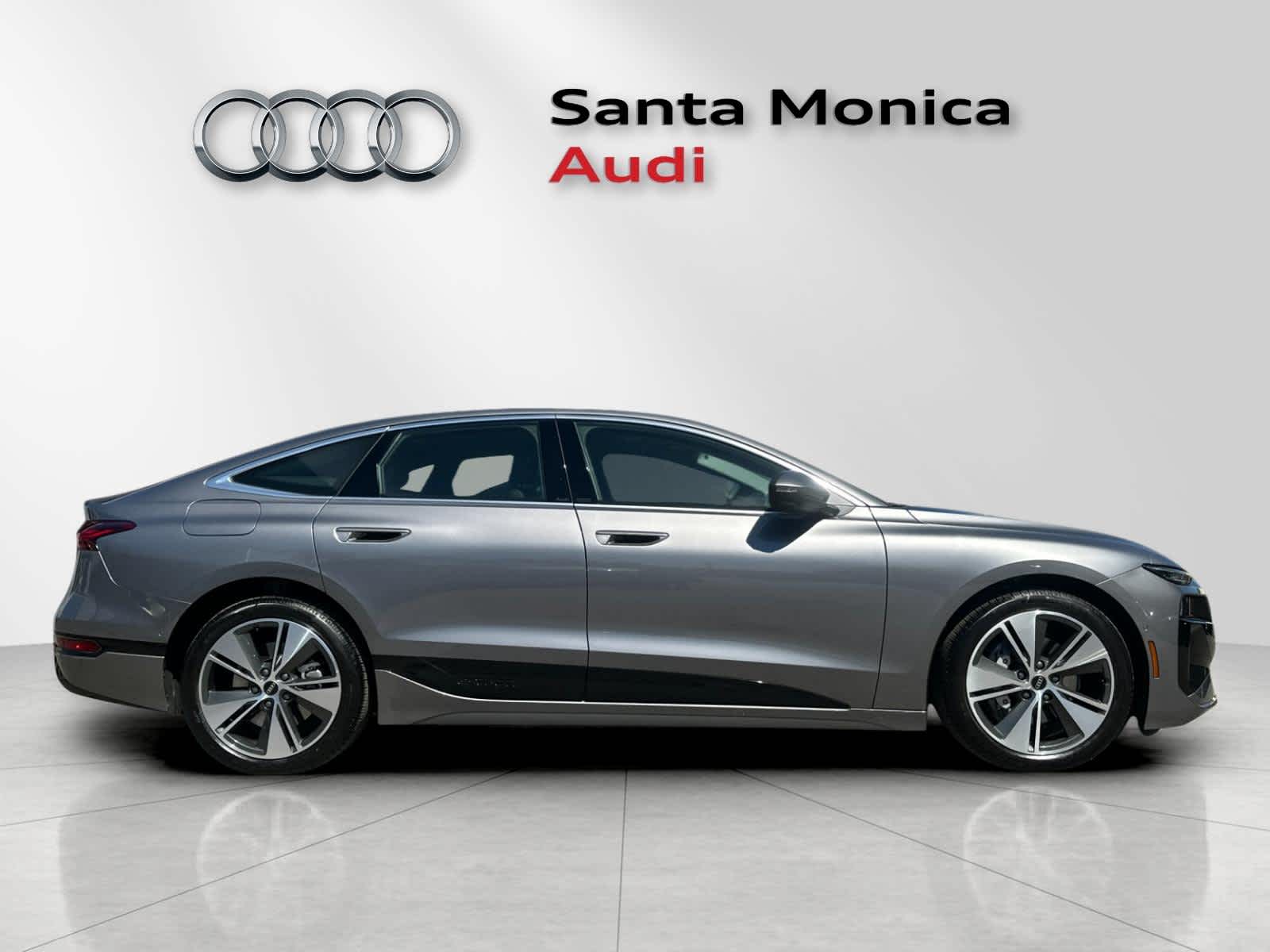 Thumbnail: 2025 Audi e-tron - 8