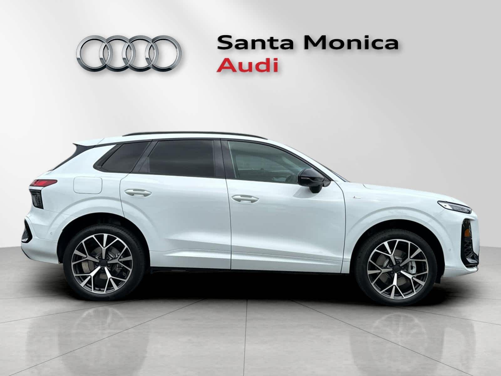 Thumbnail: 2026 Audi Q3 - 8
