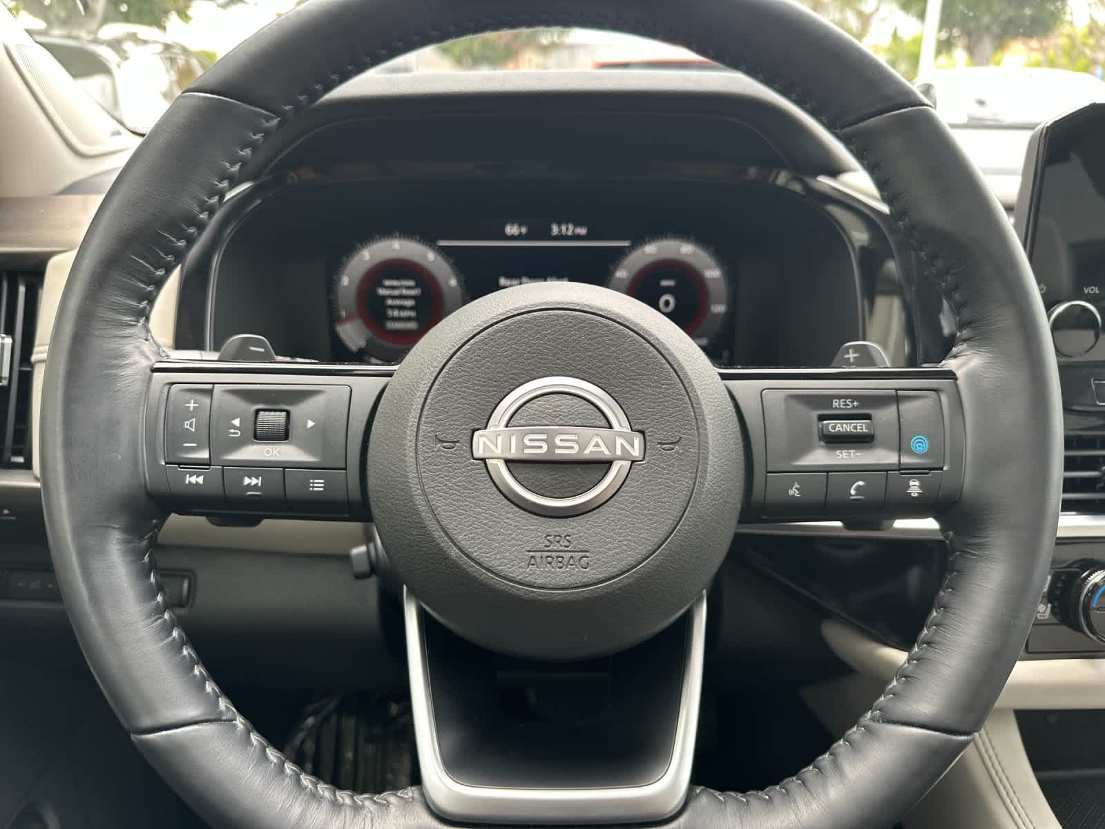 Thumbnail: 2022 Nissan Pathfinder - 24