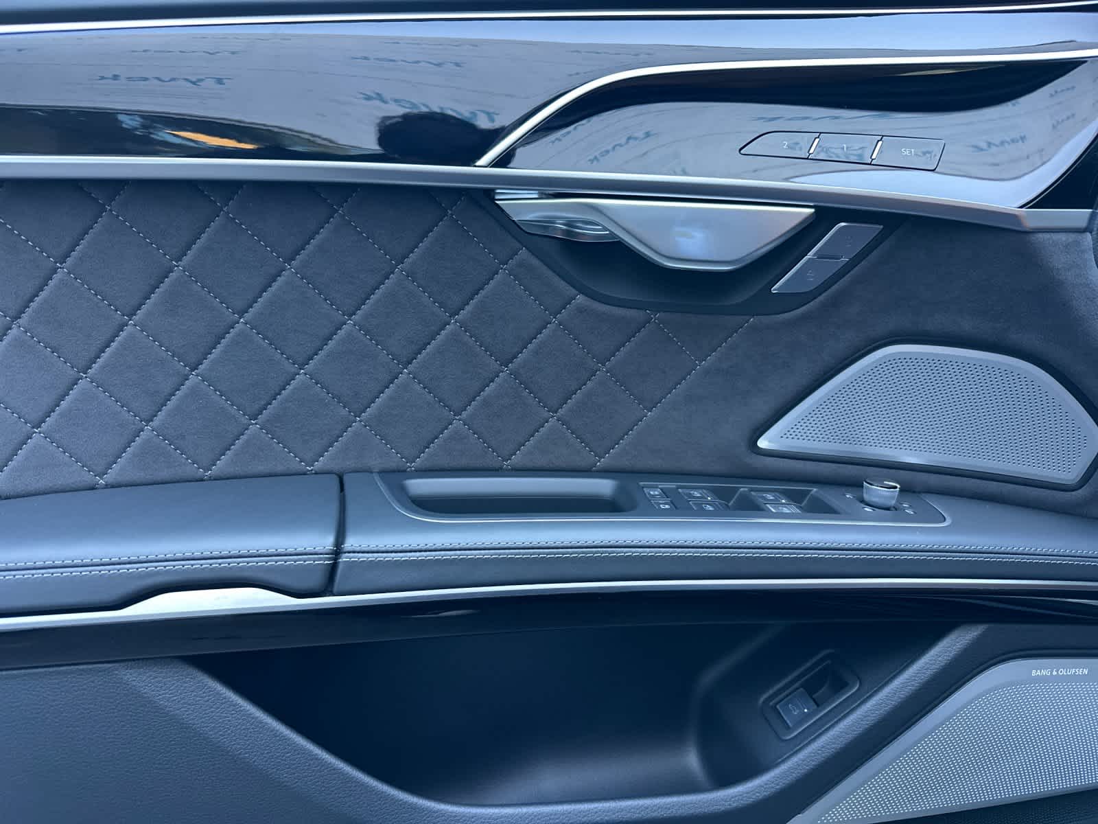 Thumbnail: 2024 Audi S8 - 12