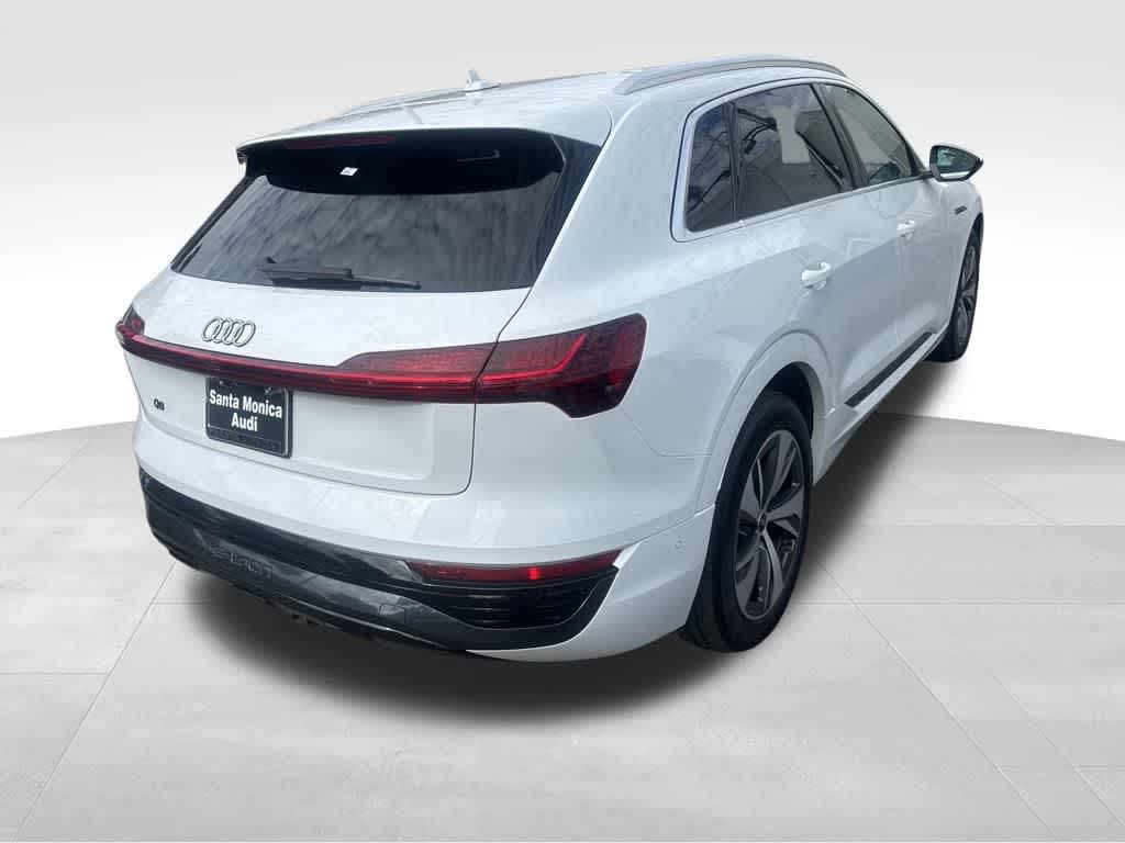 Thumbnail: 2024 Audi Q8 e-tron - 10
