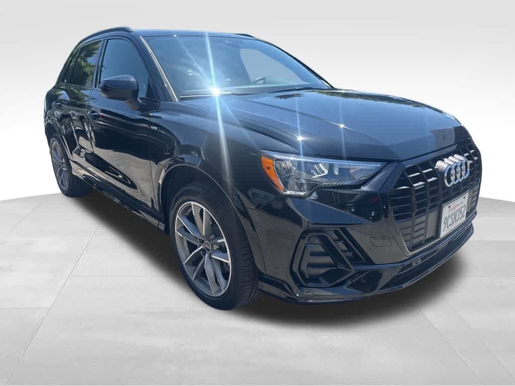 Thumbnail: 2022 Audi Q3 - 1