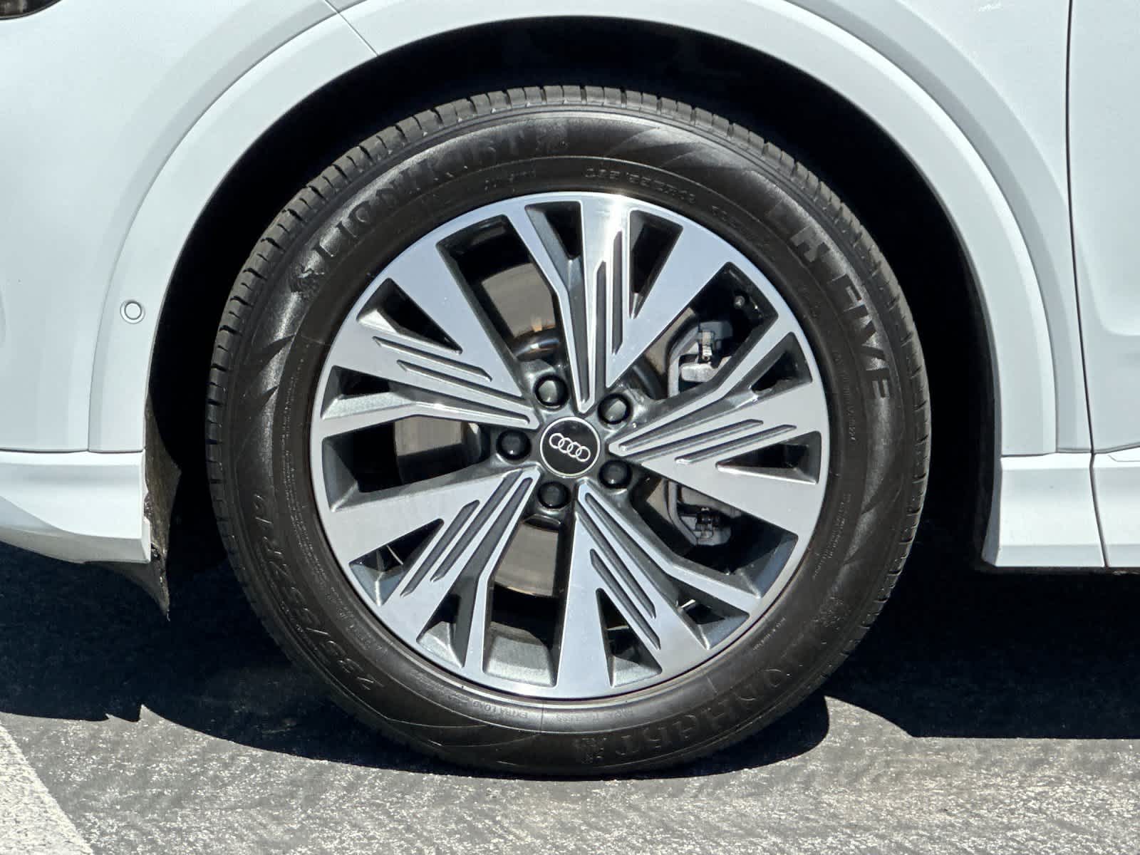 Thumbnail: 2023 Audi Q4 e-tron - 27