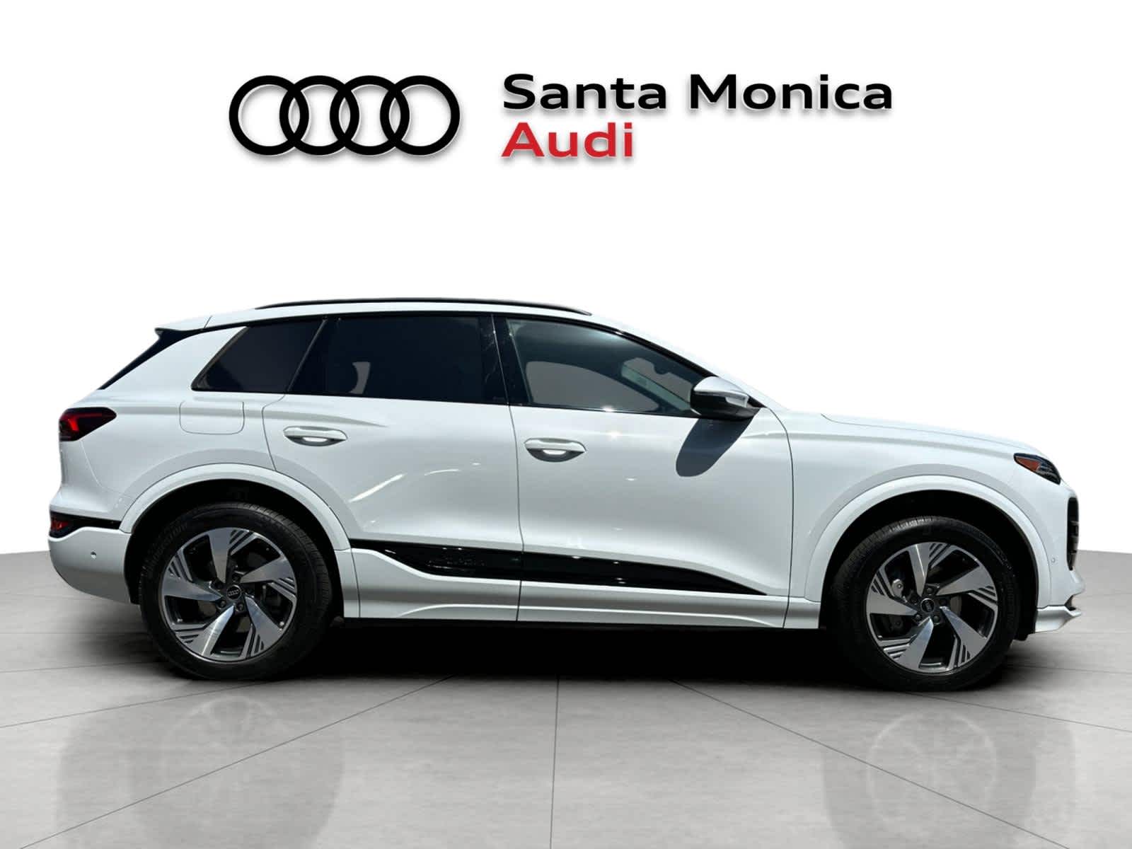 Thumbnail: 2025 Audi Q6 e-tron - 8