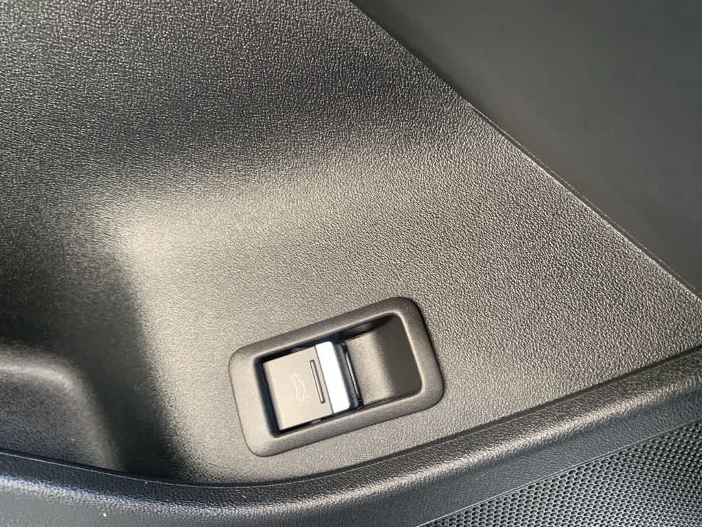 Thumbnail: 2024 Audi Q4 e-tron - 27