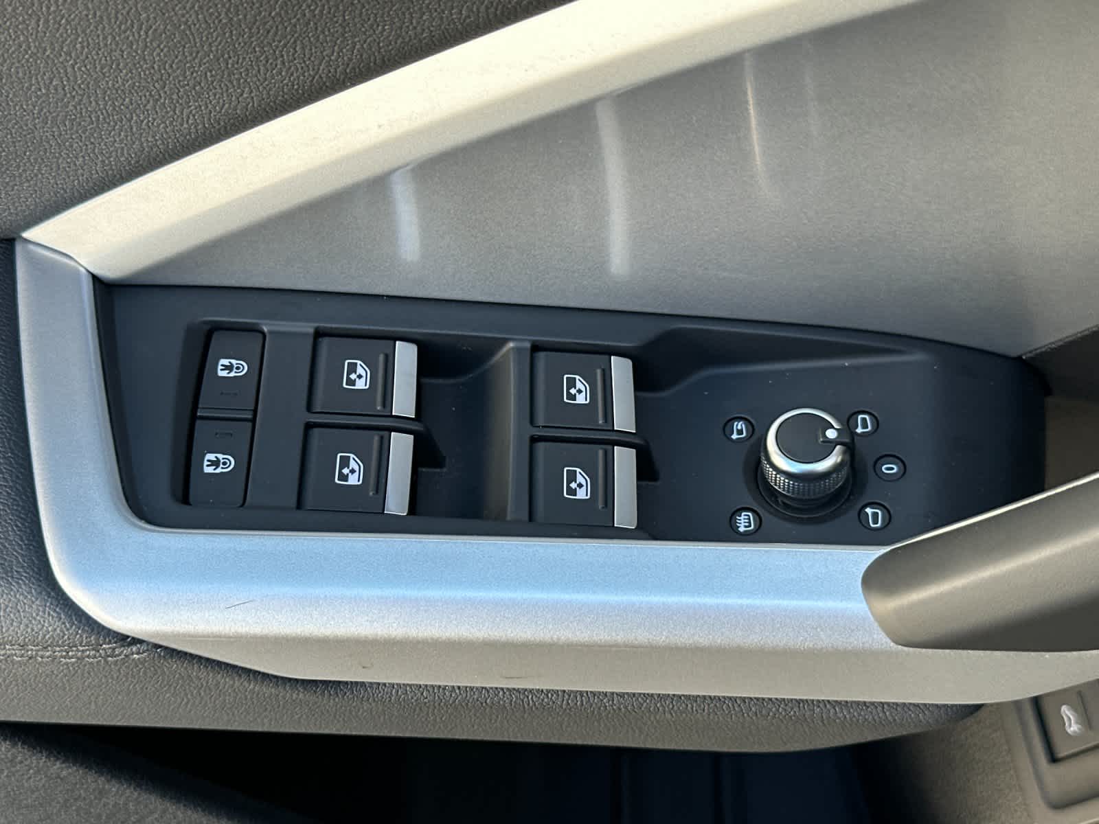 Thumbnail: 2025 Audi Q3 - 13