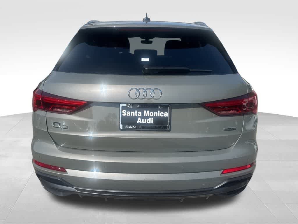 Thumbnail: 2022 Audi Q3 - 10