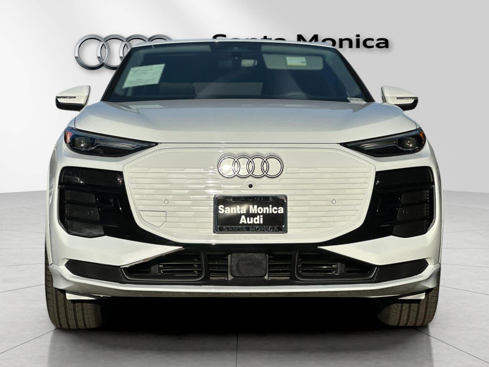 Thumbnail: 2025 Audi Q6 e-tron - 10