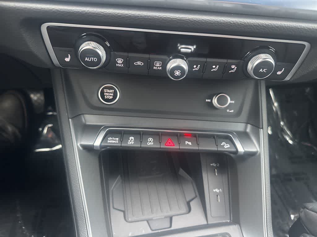 Thumbnail: 2024 Audi Q3 - 21