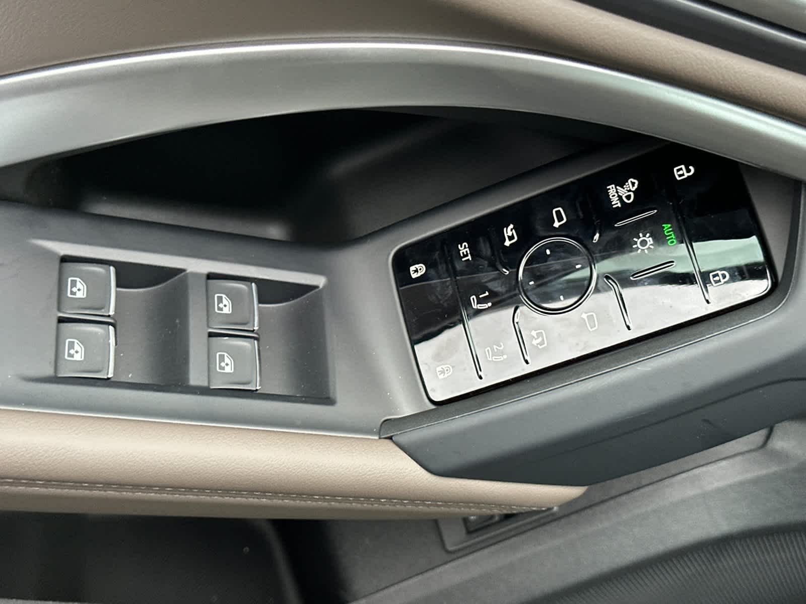 Thumbnail: 2025 Audi Q5 - 13