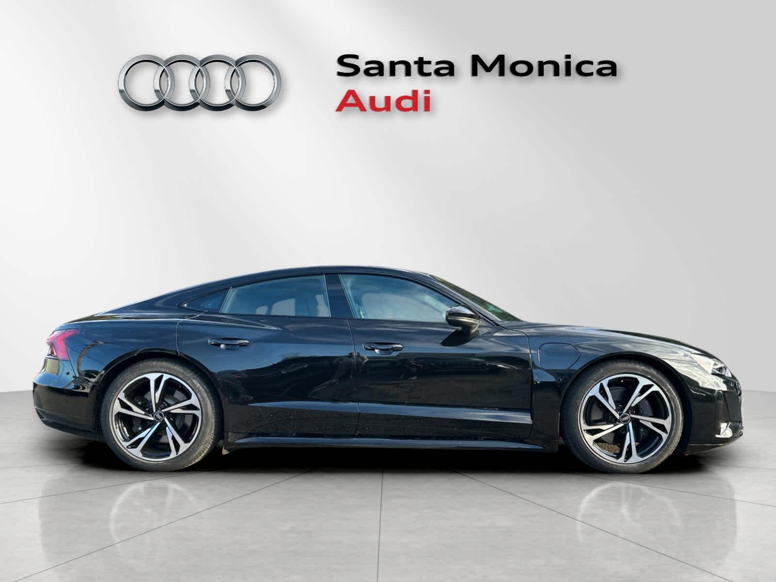 Thumbnail: 2023 Audi e-tron GT - 8