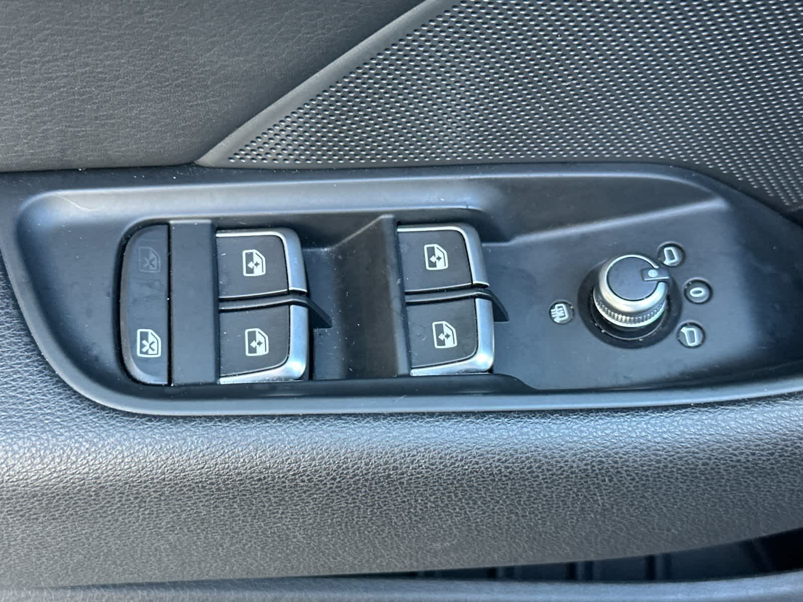 Thumbnail: 2018 Audi A3 e-tron - 13