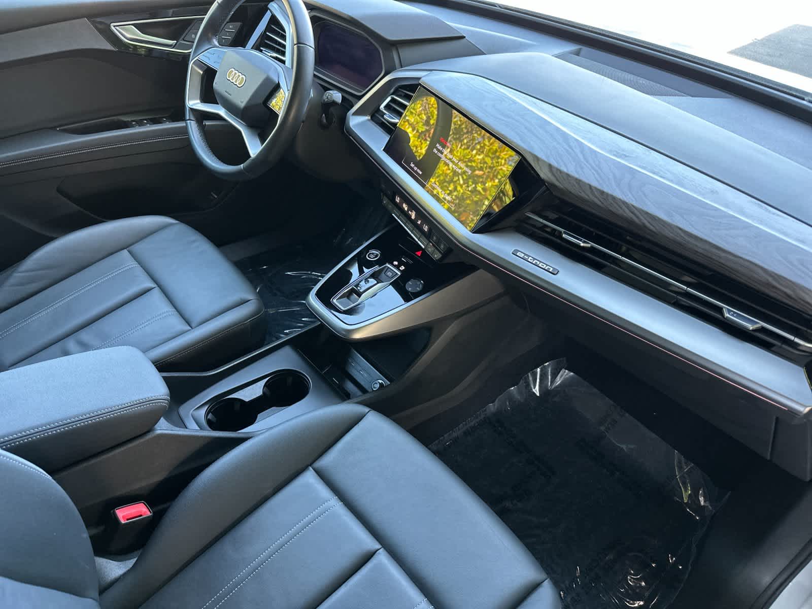 Thumbnail: 2023 Audi Q4 e-tron - 16