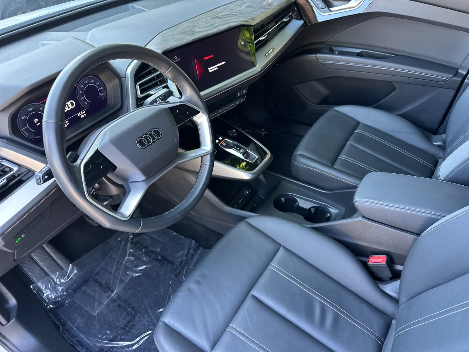 Thumbnail: 2023 Audi Q4 e-tron - 11