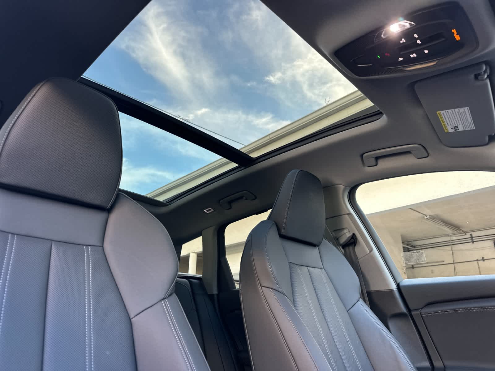 Thumbnail: 2025 Audi Q6 e-tron - 17