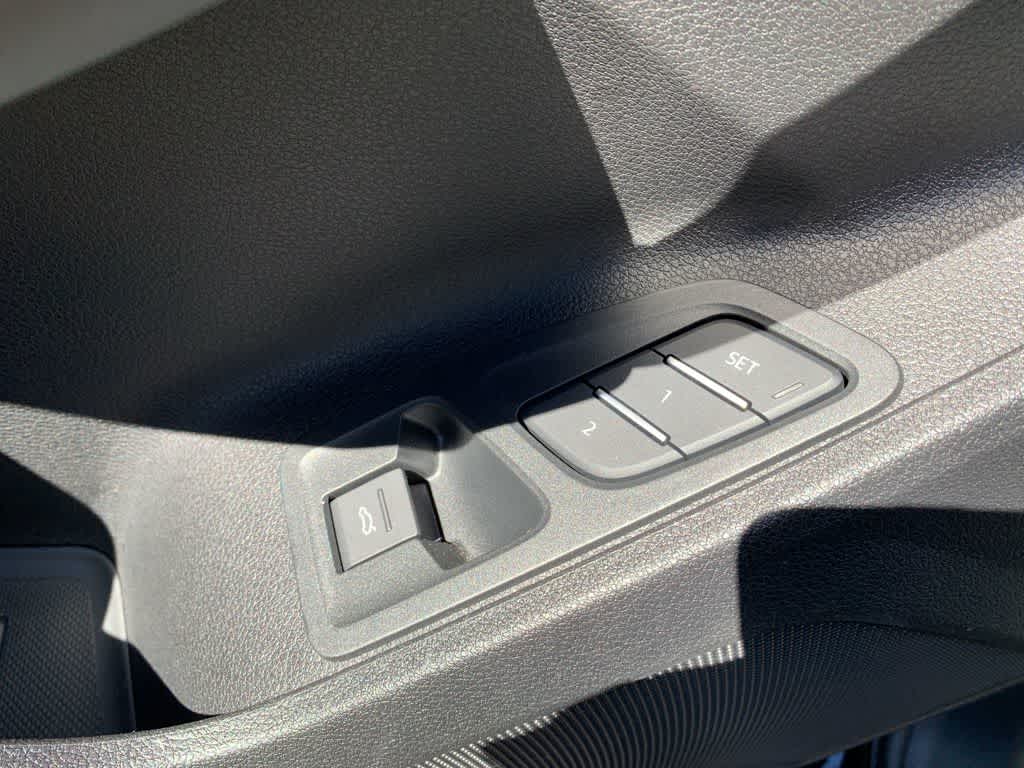 Thumbnail: 2024 Audi Q3 - 22