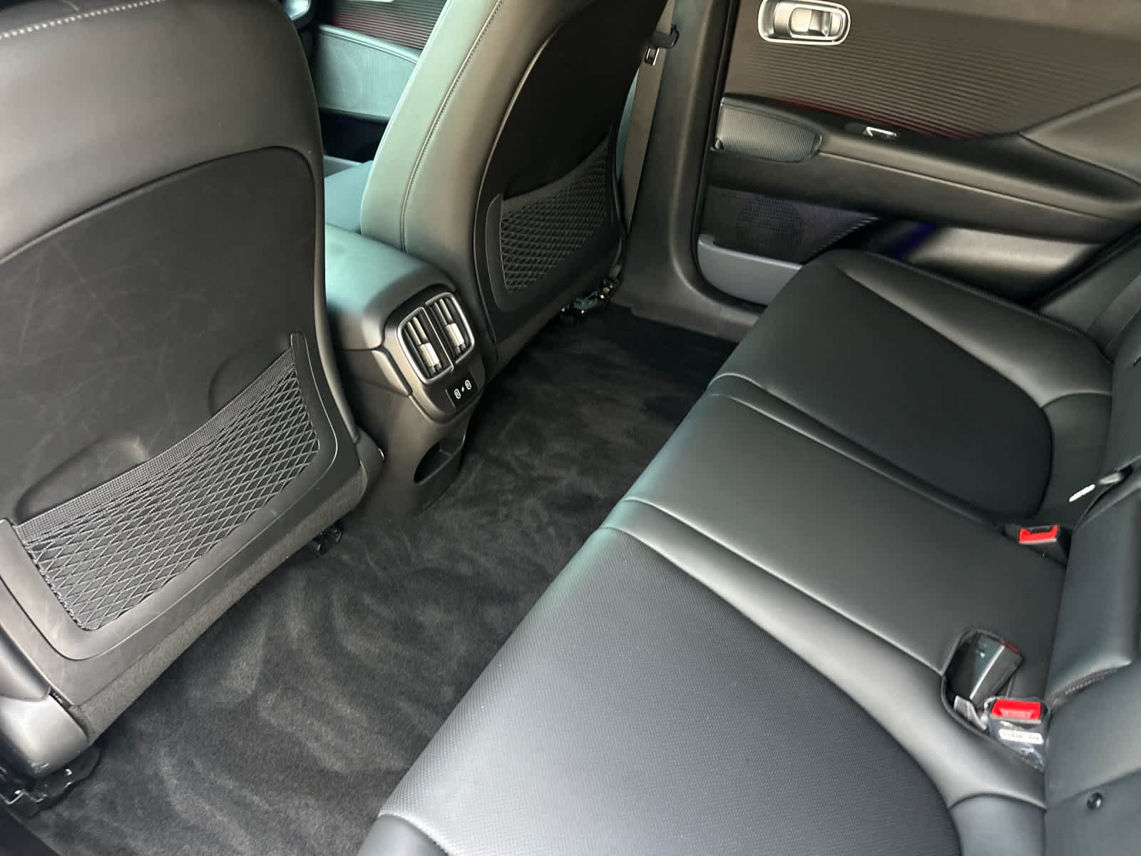 Thumbnail: 2024 Hyundai Ioniq 6 - 4