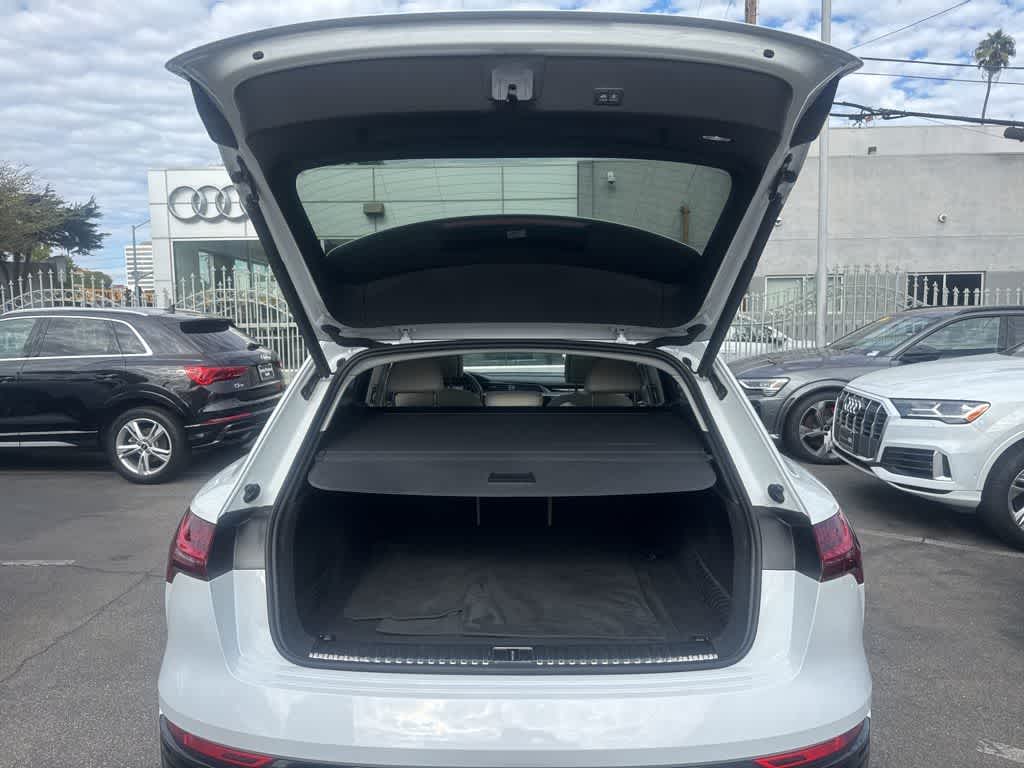 Thumbnail: 2024 Audi Q8 e-tron - 37