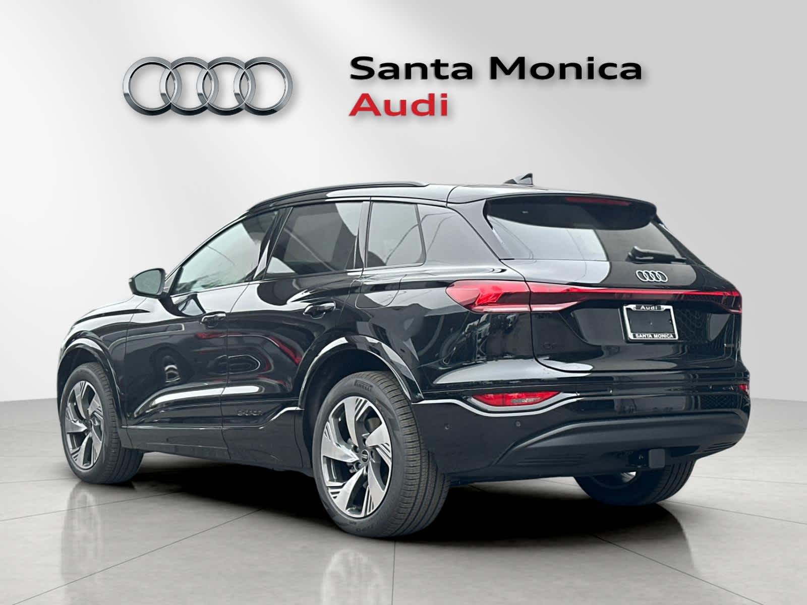 Thumbnail: 2025 Audi Q6 e-tron - 6