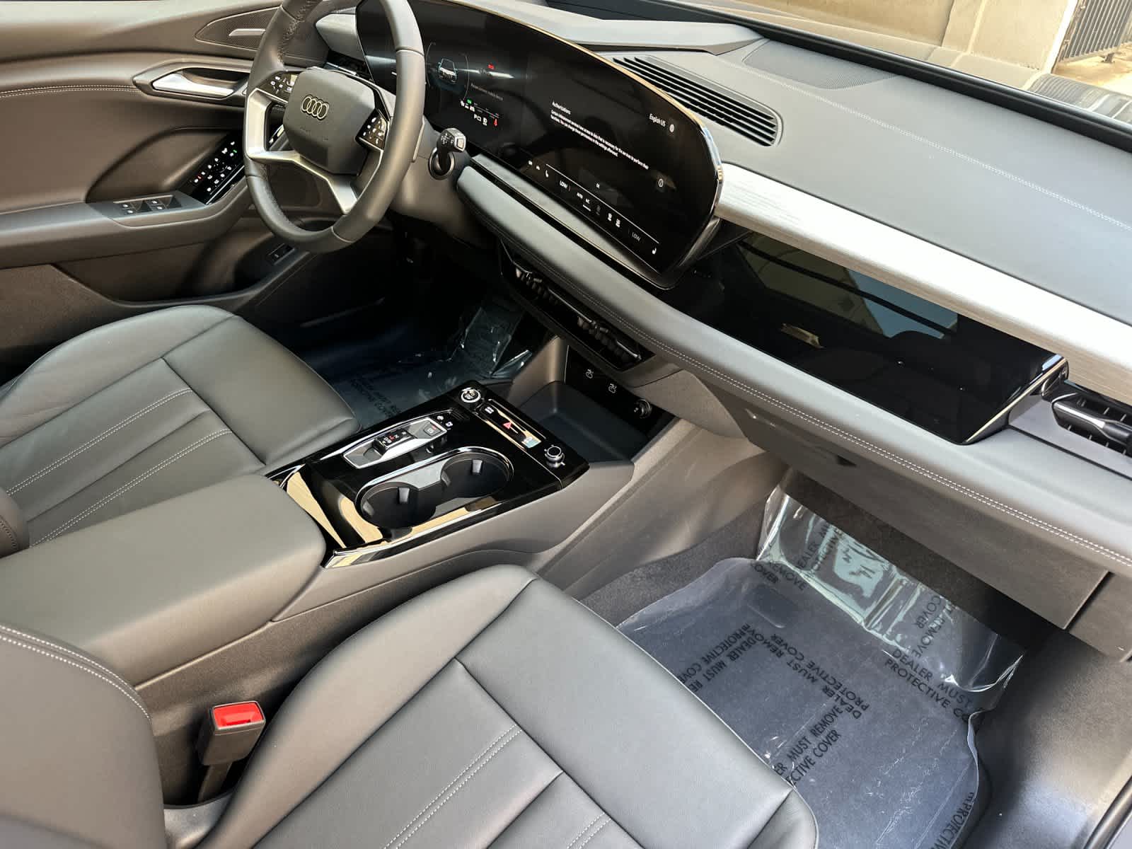 Thumbnail: 2025 Audi Q6 e-tron - 16