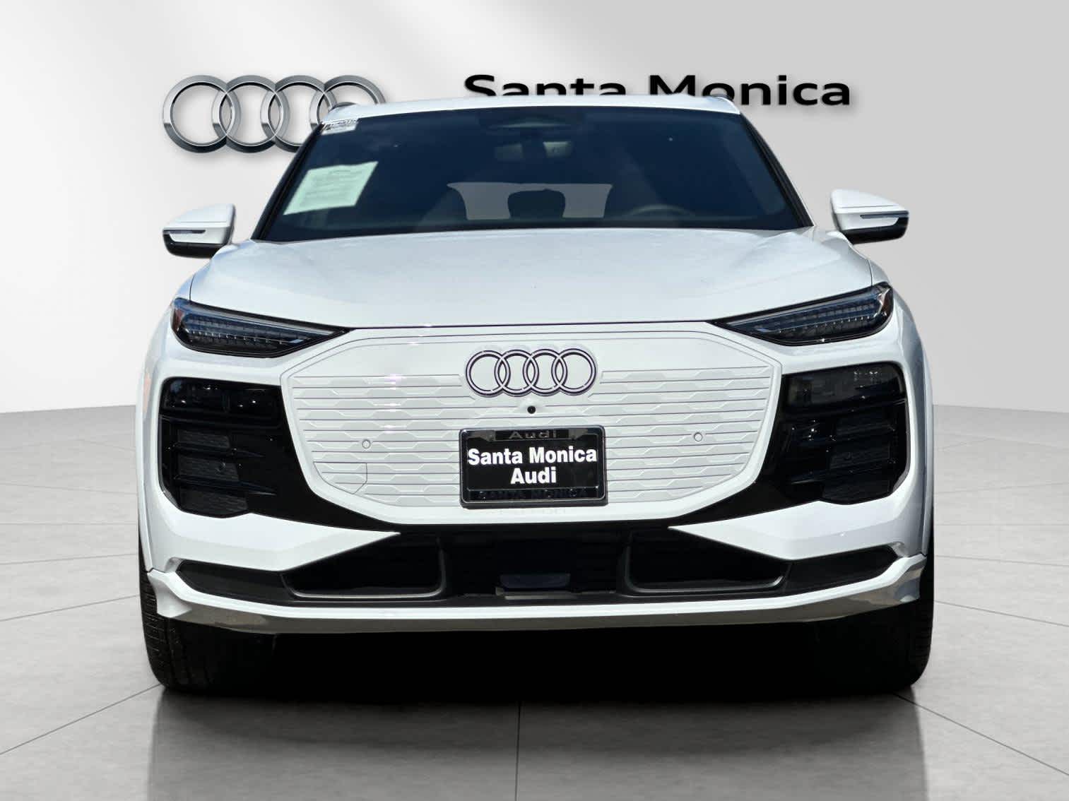 Thumbnail: 2025 Audi Q6 e-tron - 10