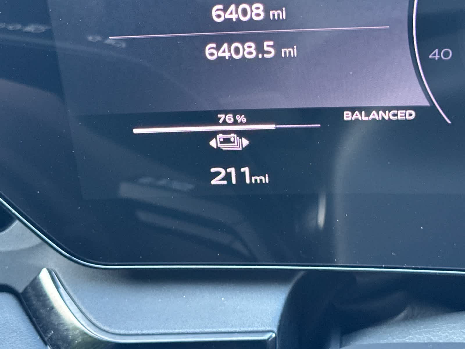 Thumbnail: 2025 Audi Q6 e-tron - 26