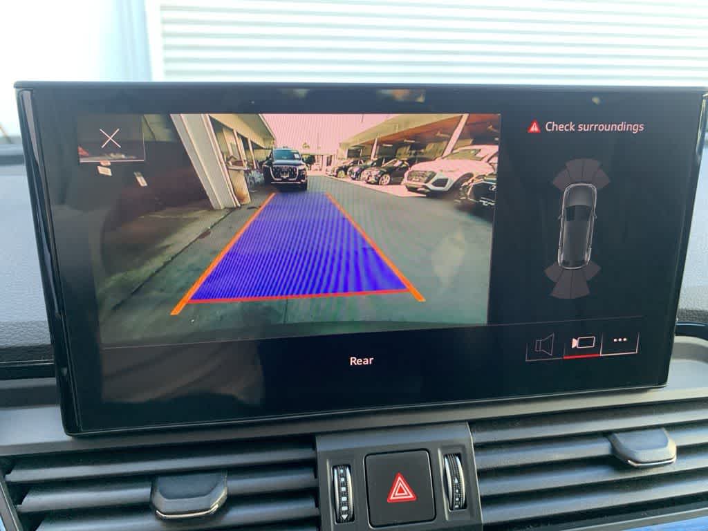 Thumbnail: 2023 Audi Q5 - 11