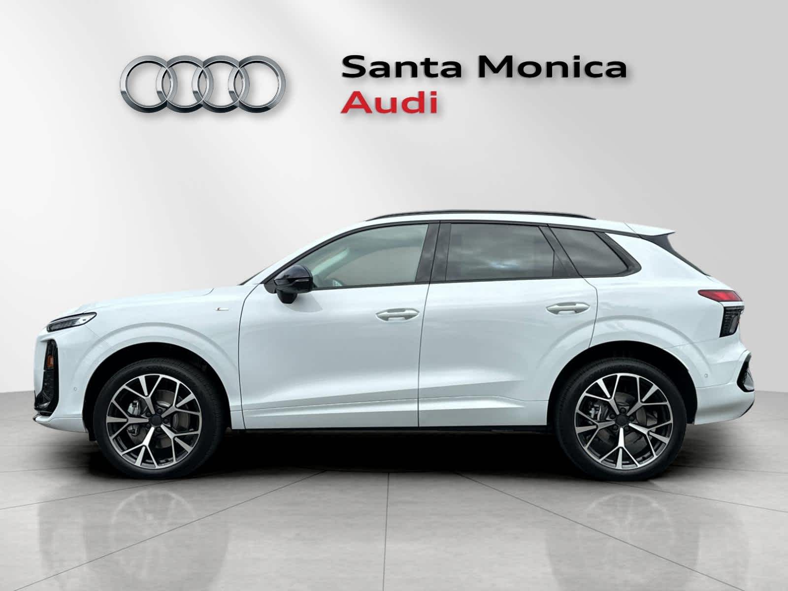 Thumbnail: 2026 Audi Q3 - 5