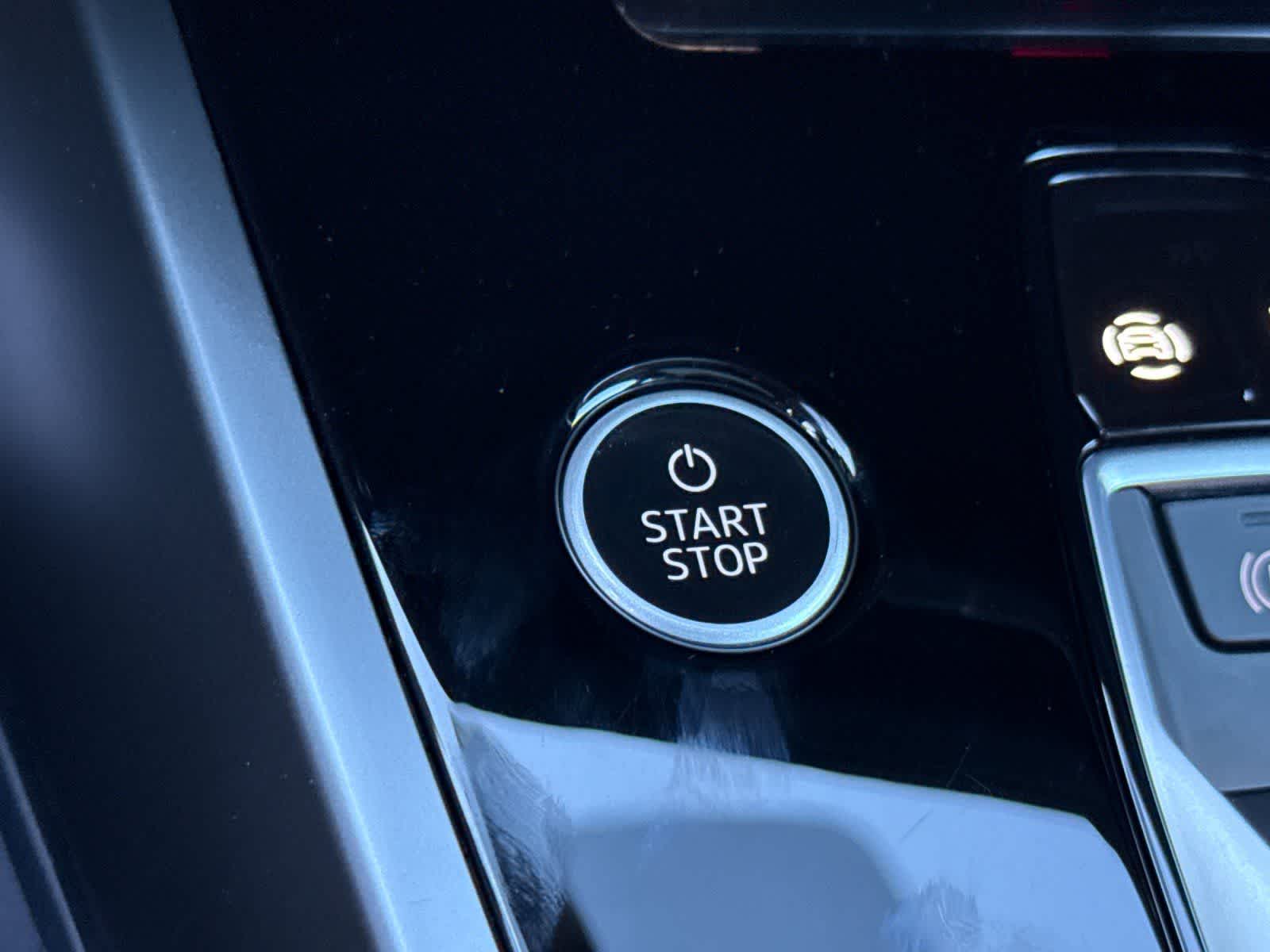 Thumbnail: 2024 Audi Q4 e-tron - 22