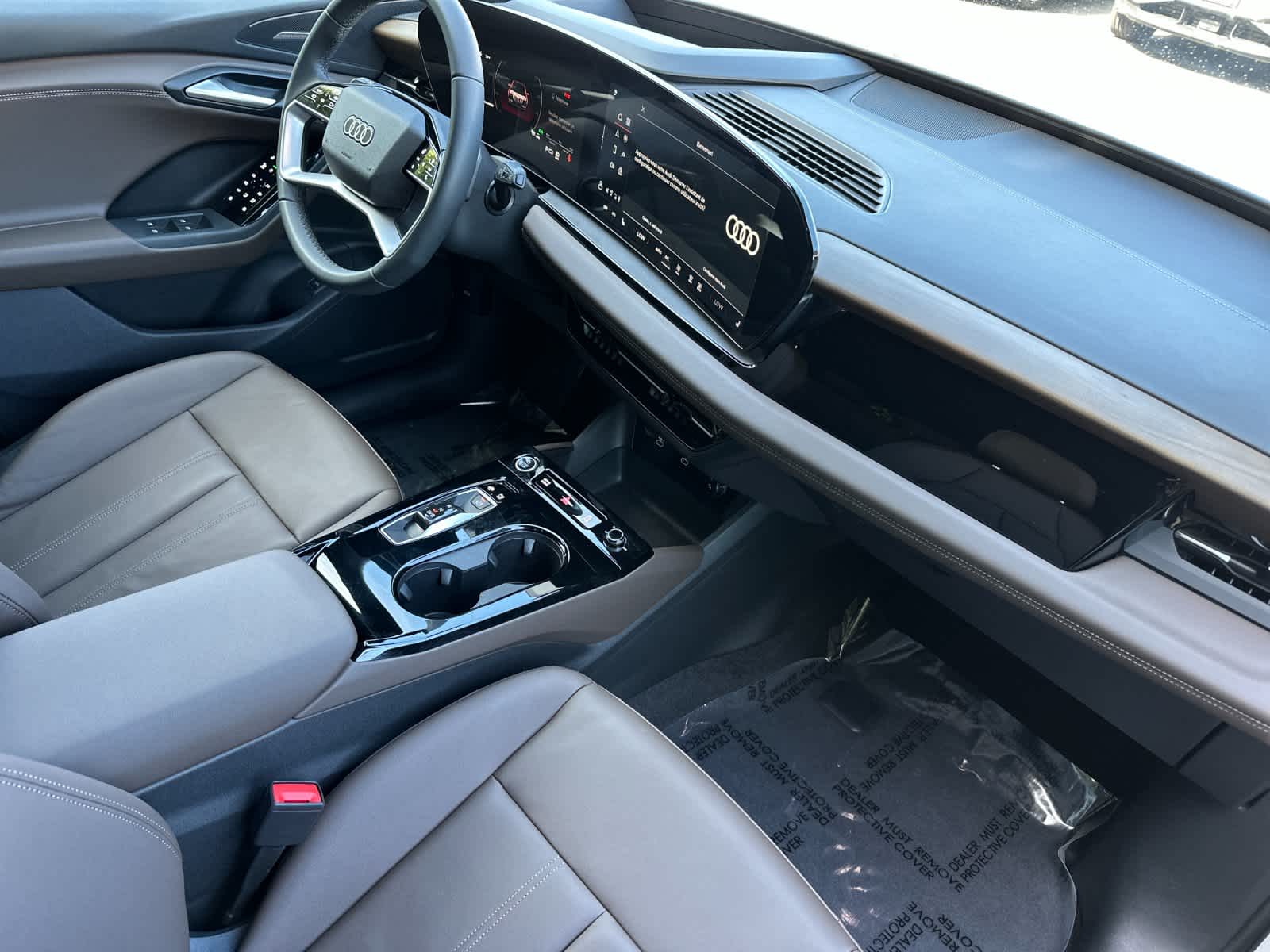 Thumbnail: 2025 Audi Q6 e-tron - 16