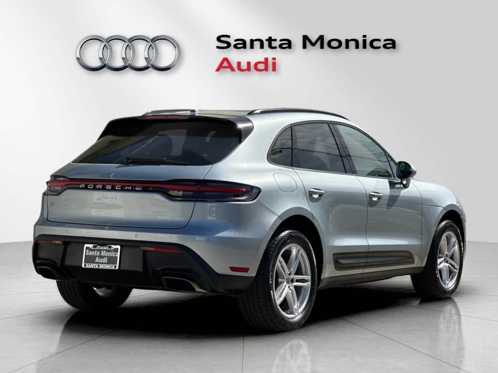 Thumbnail: 2022 Porsche Macan - 2