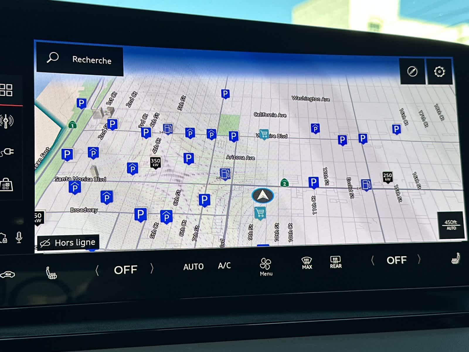 Thumbnail: 2025 Audi Q6 e-tron - 19